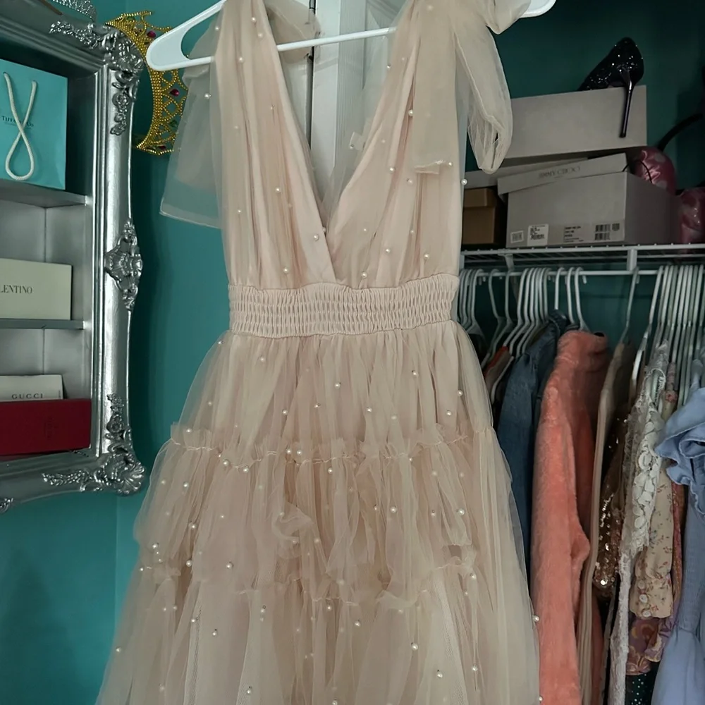 Cream Plunge Neck Sleeveless Gown for Prom - Picture 1 of 3